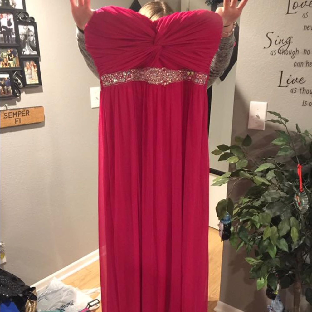 Hot pink prom dress!